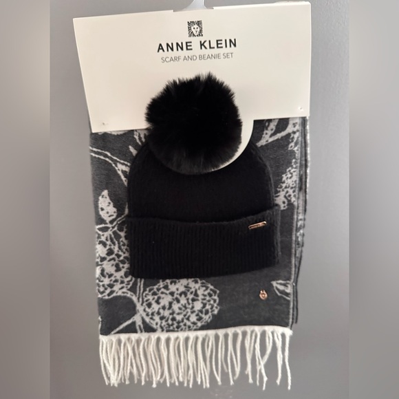 Anne Klein Accessories - Anne Klein Black and Gray/blue Beanie and Scarf Set